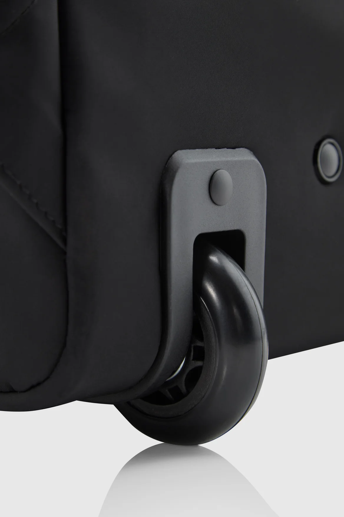 Seeker Carry-On 55cm Wheelbag - Image 6