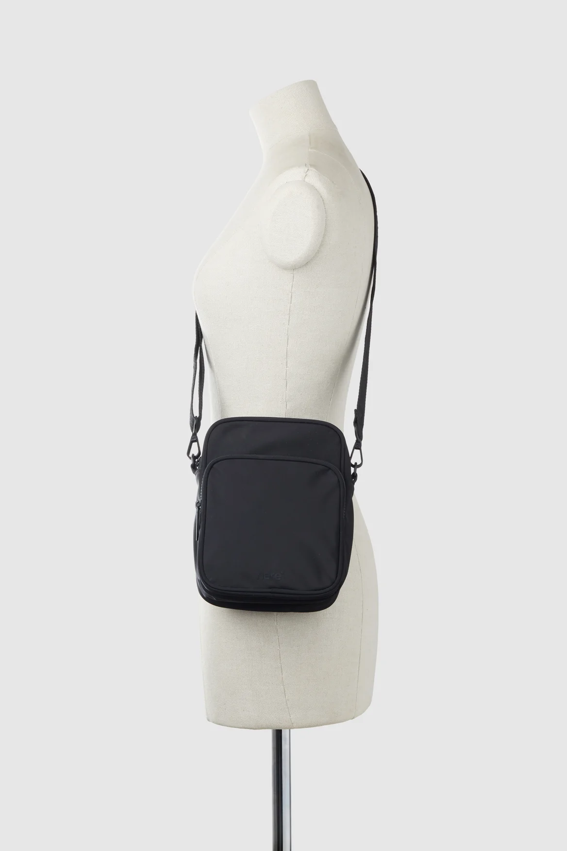Seeker RFID Crossbody Bag - Image 4