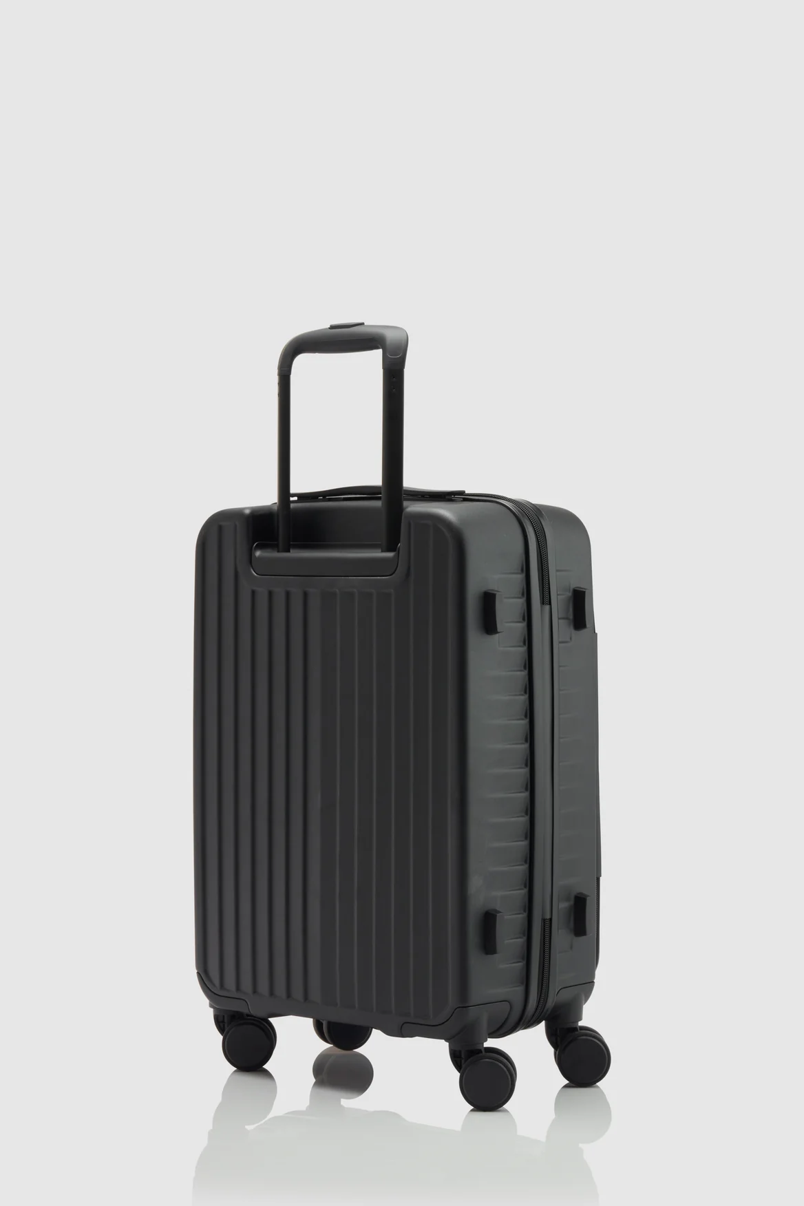 Venture Dual Open 56cm Suitcase - Image 6