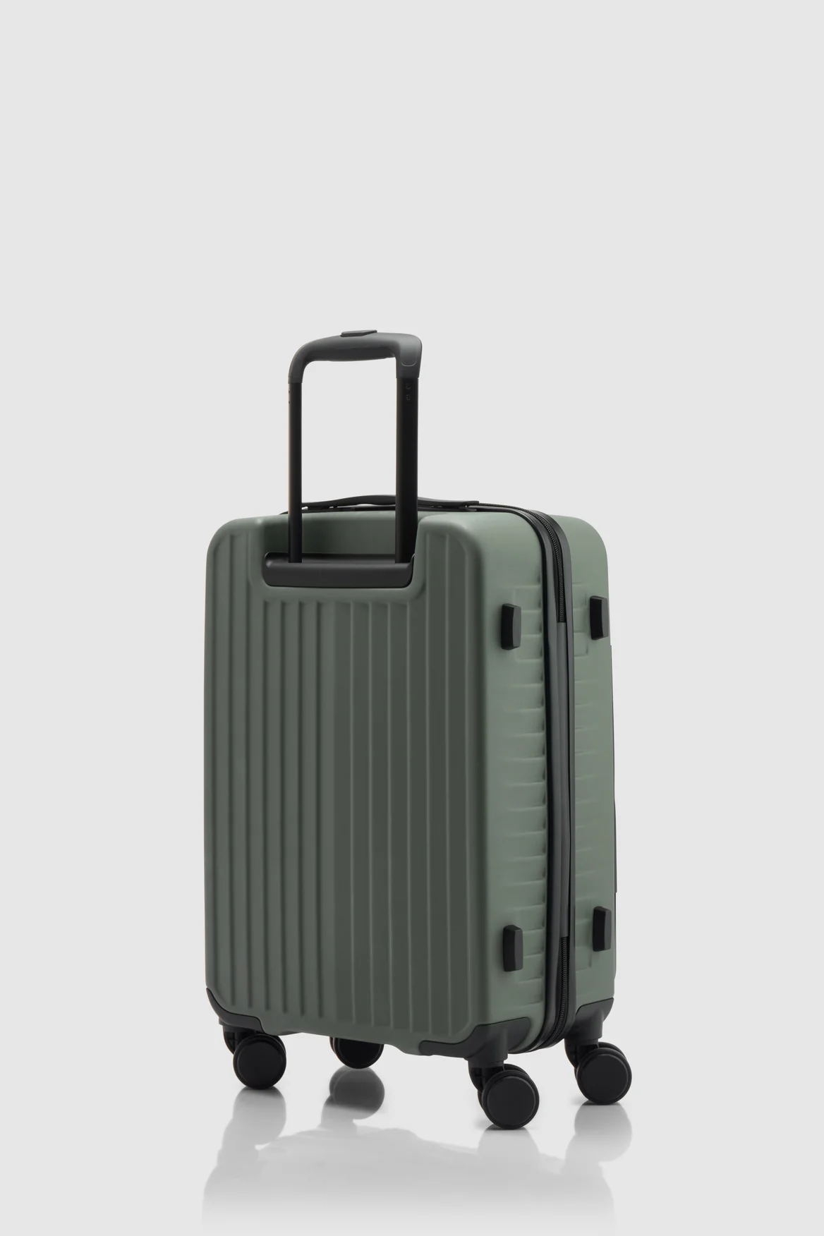 Venture Dual Open 56cm Suitcase - Image 6