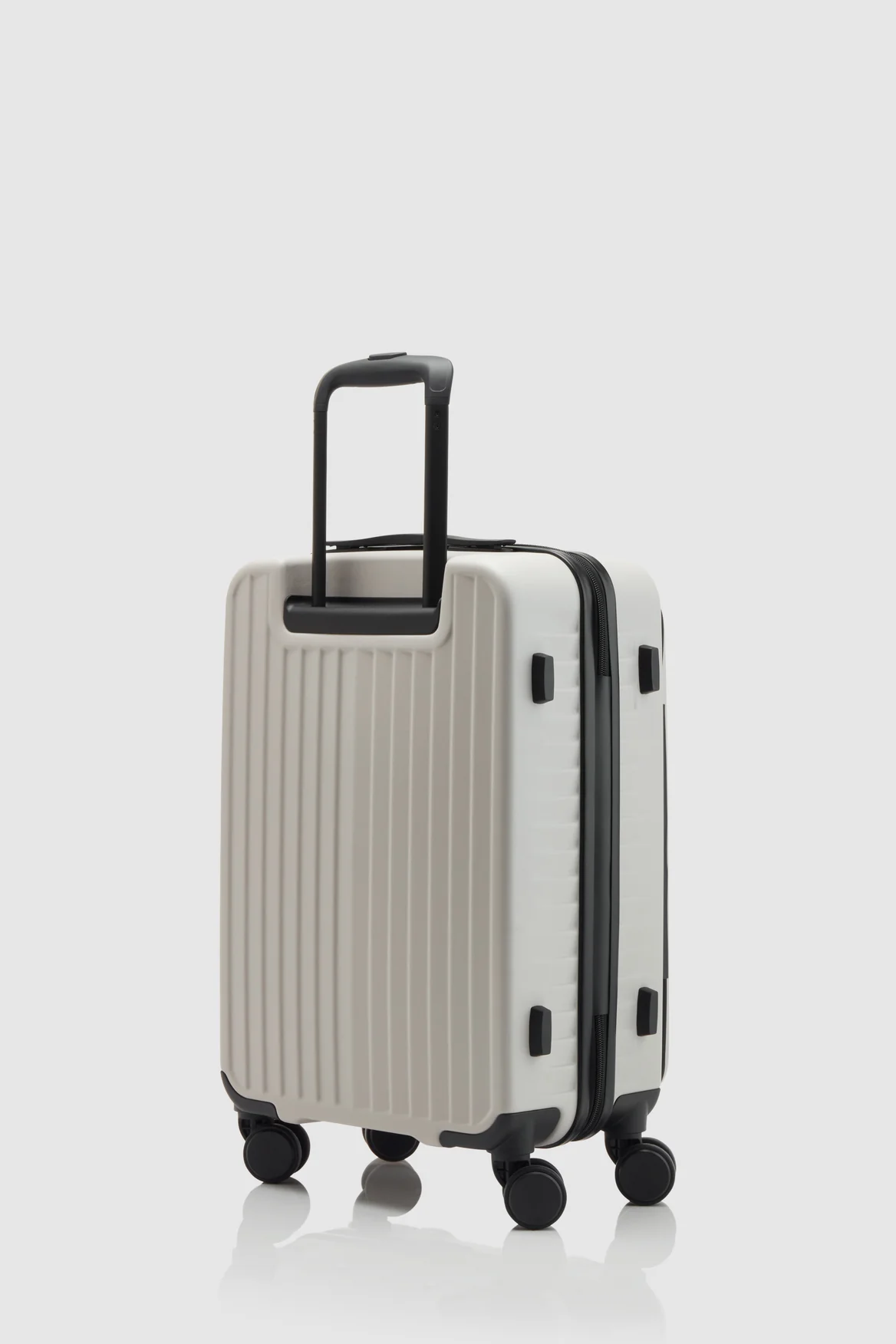 Venture Dual Open 56cm Suitcase - Image 6