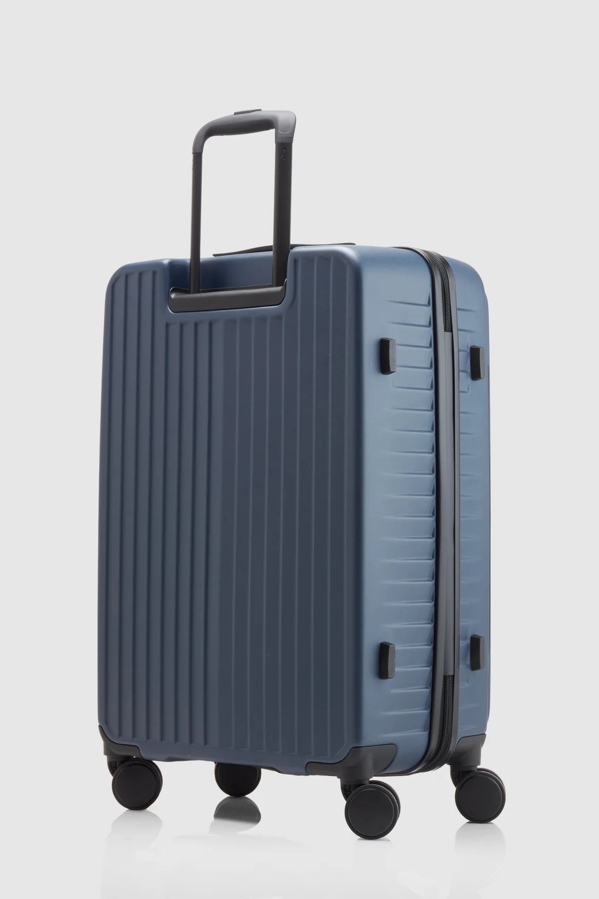 Venture Dual Open 66cm Suitcase - Image 6