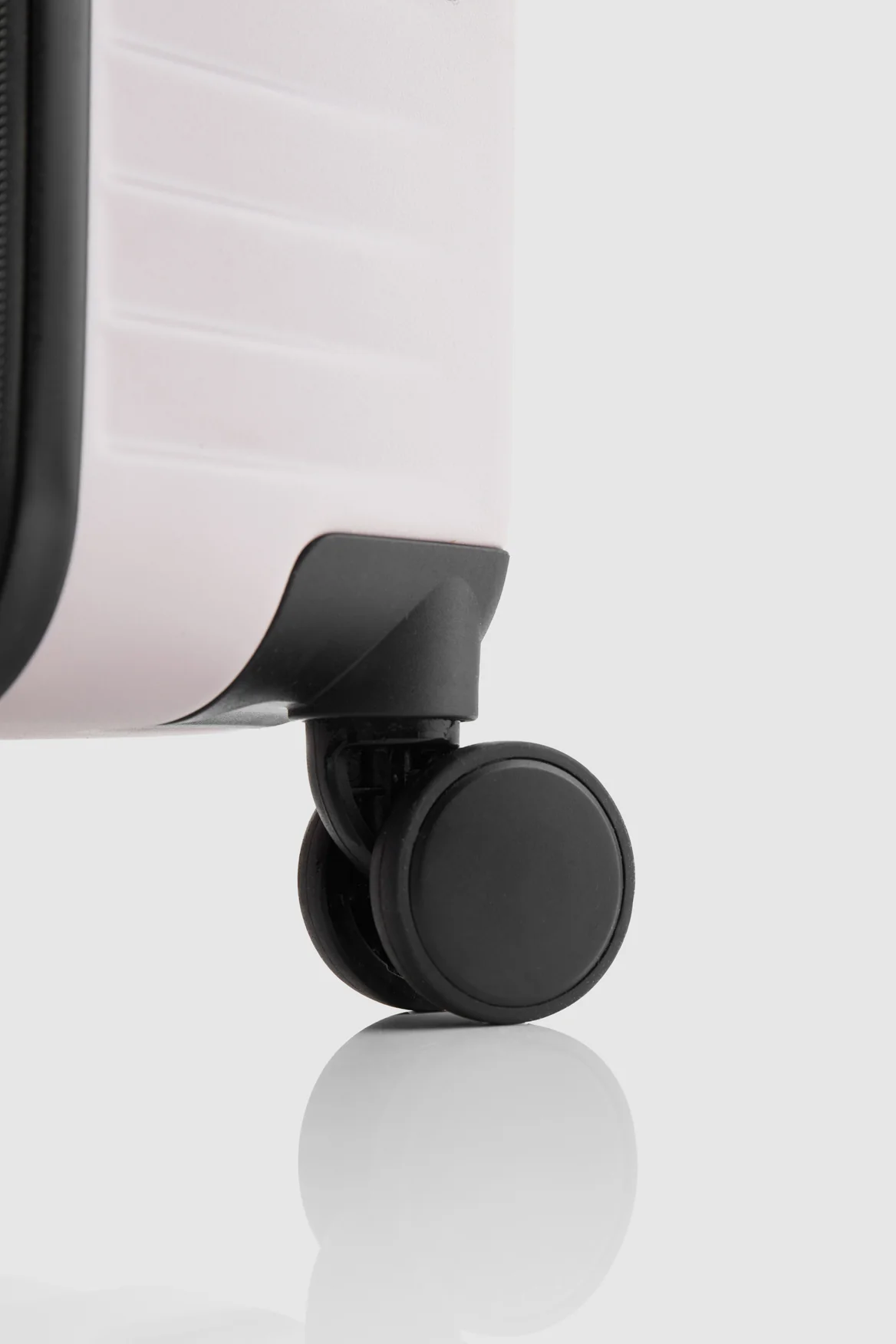 Venture Dual Open 76cm Suitcase - Image 7